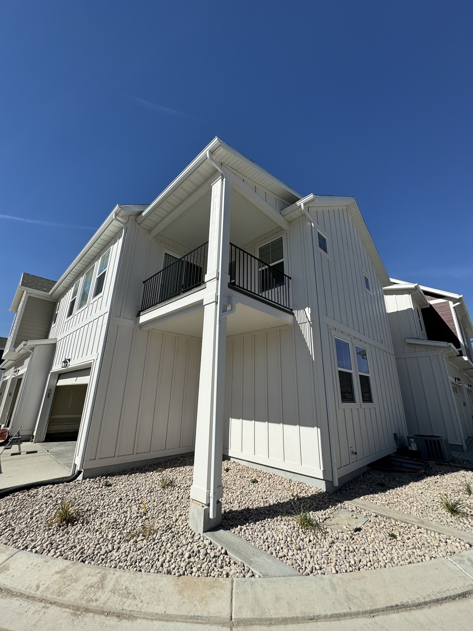 526 Rizzini Way